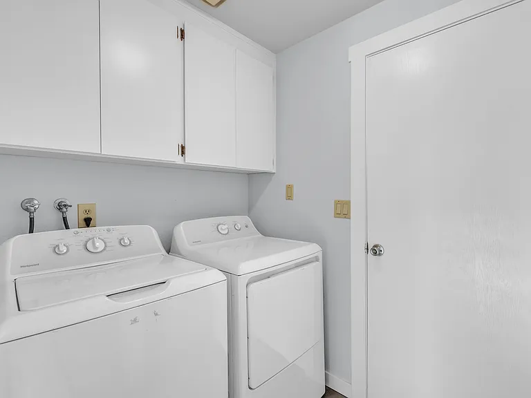 701 21st St SE — Photo 17