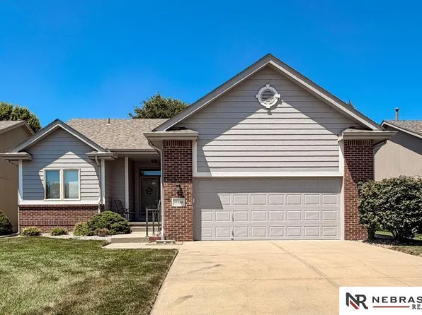 10406 Brentwood Dr, La Vista, NE 68128