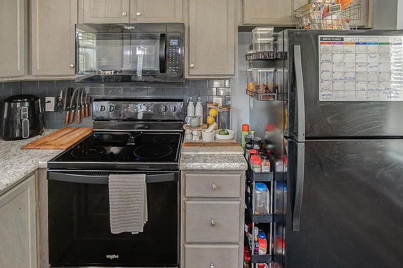 2 bed, 1.0 bath, 784 sqft, $1,000 — Photo 4
