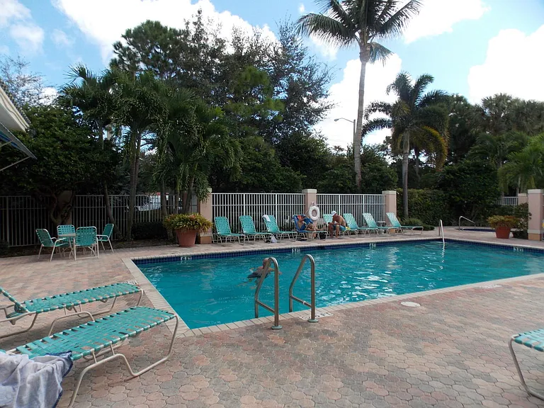 1200 Town Center Dr #405 — Photo 8