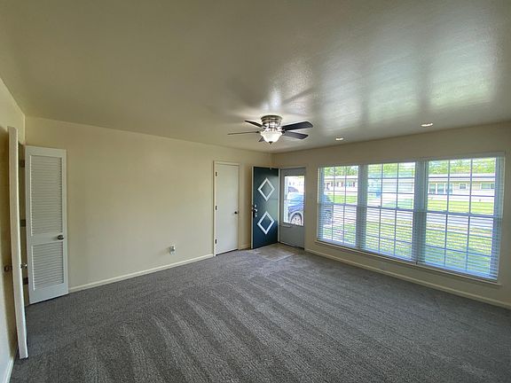 3rd image of 1050 Florland Dr