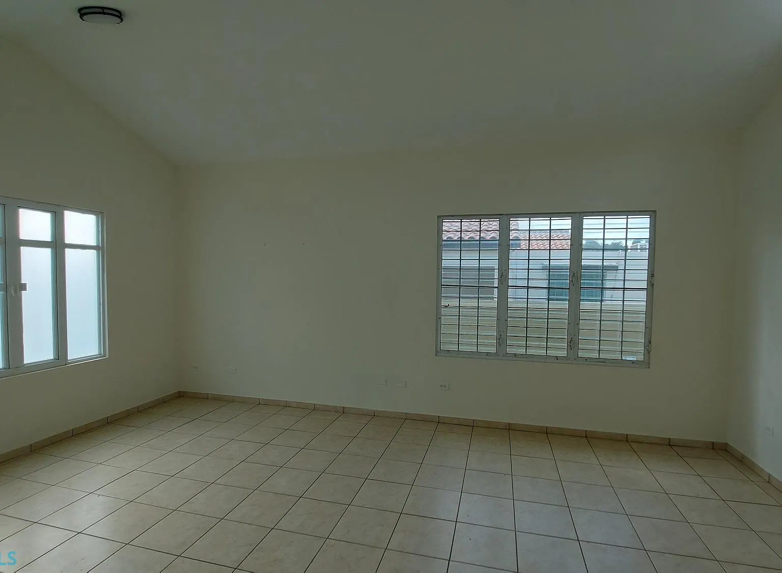 4 bed, 2.5 bath, 1850 sqft, $2,000 — Photo 4
