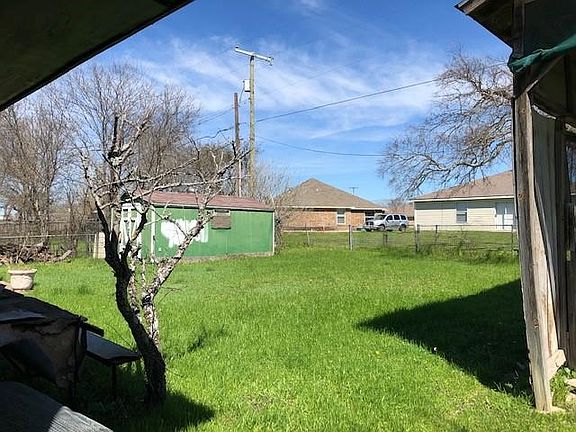 5th image of 1513 Brackens St