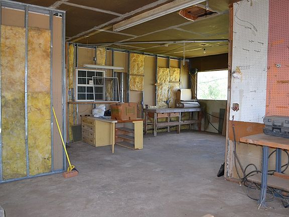 3rd image of 1703 E County Road 148