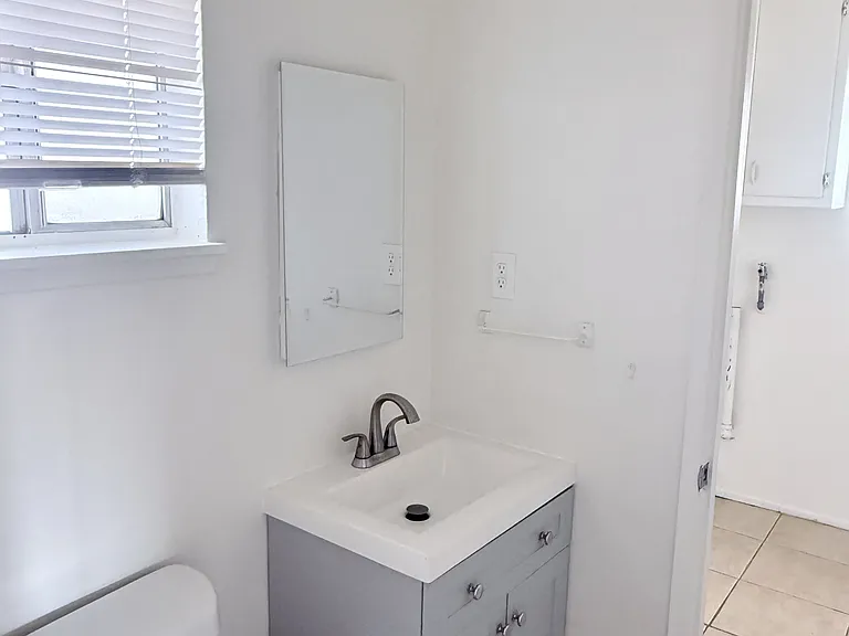24458 Myers Ave — Photo 7