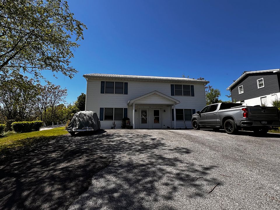 Front access w/ private parking