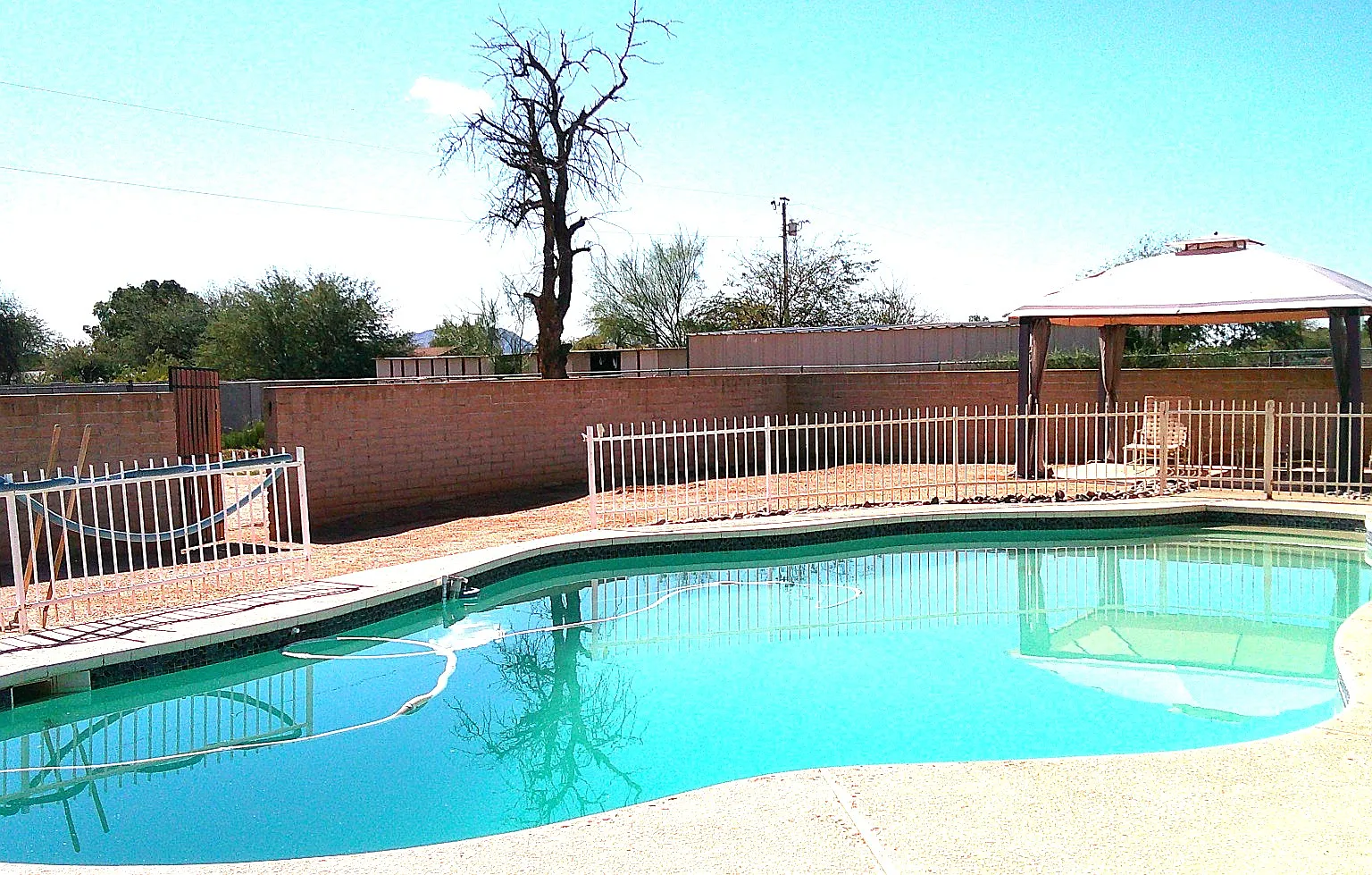4 bed, 2400 sqft, $4,800 — Photo 1