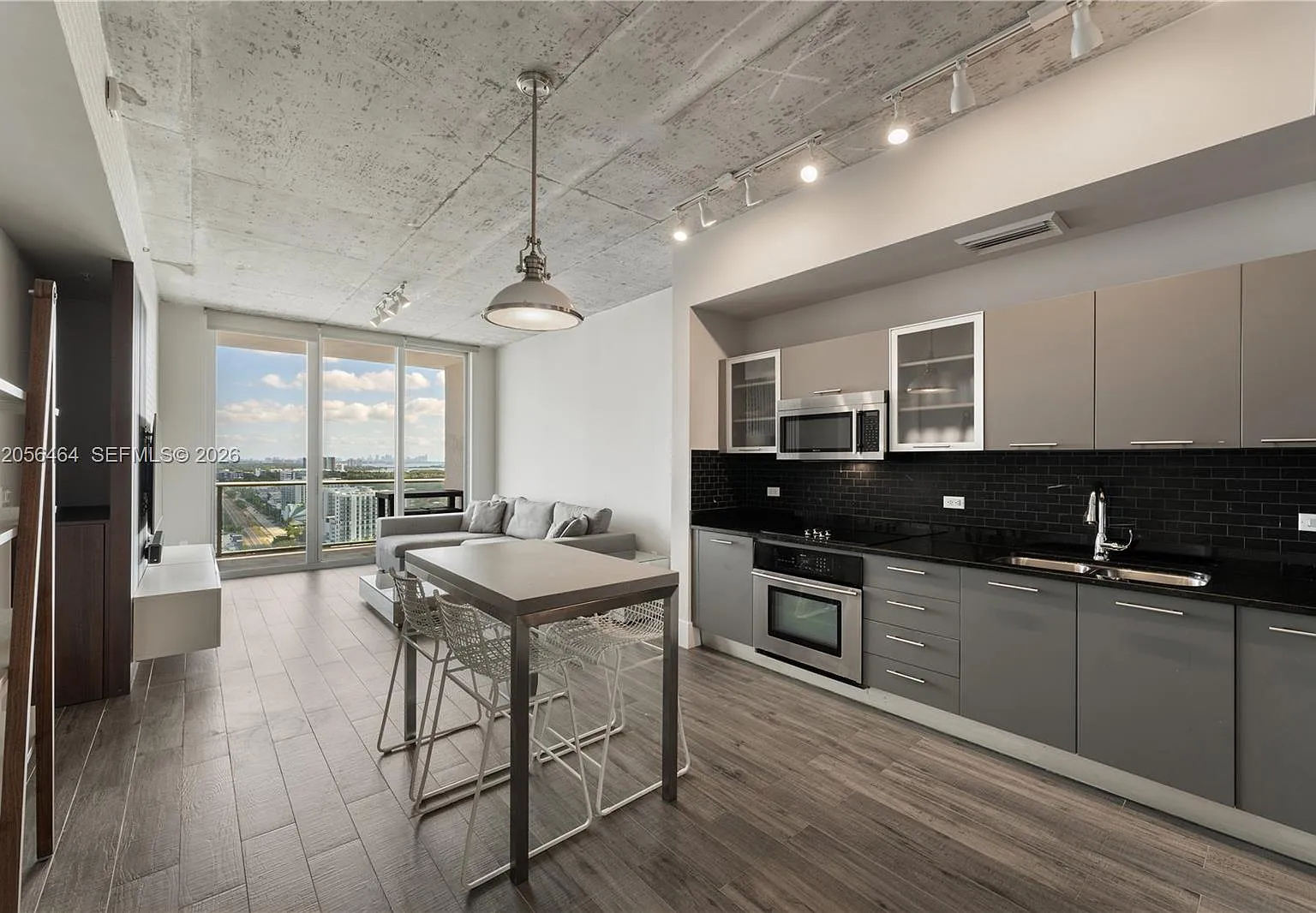 Two Midtown Miami Condo — Photo 4