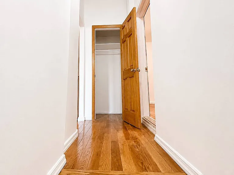 175 9th St #1B — Photo 17