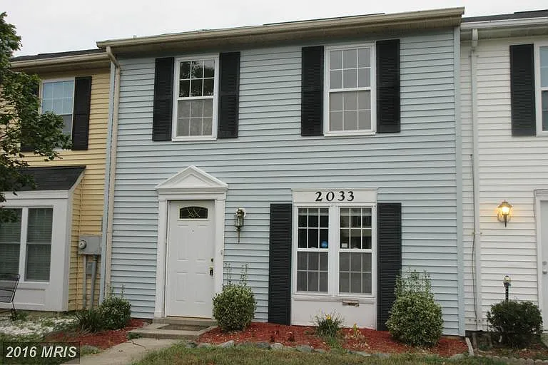 2033 Tanglewood Dr photo 1