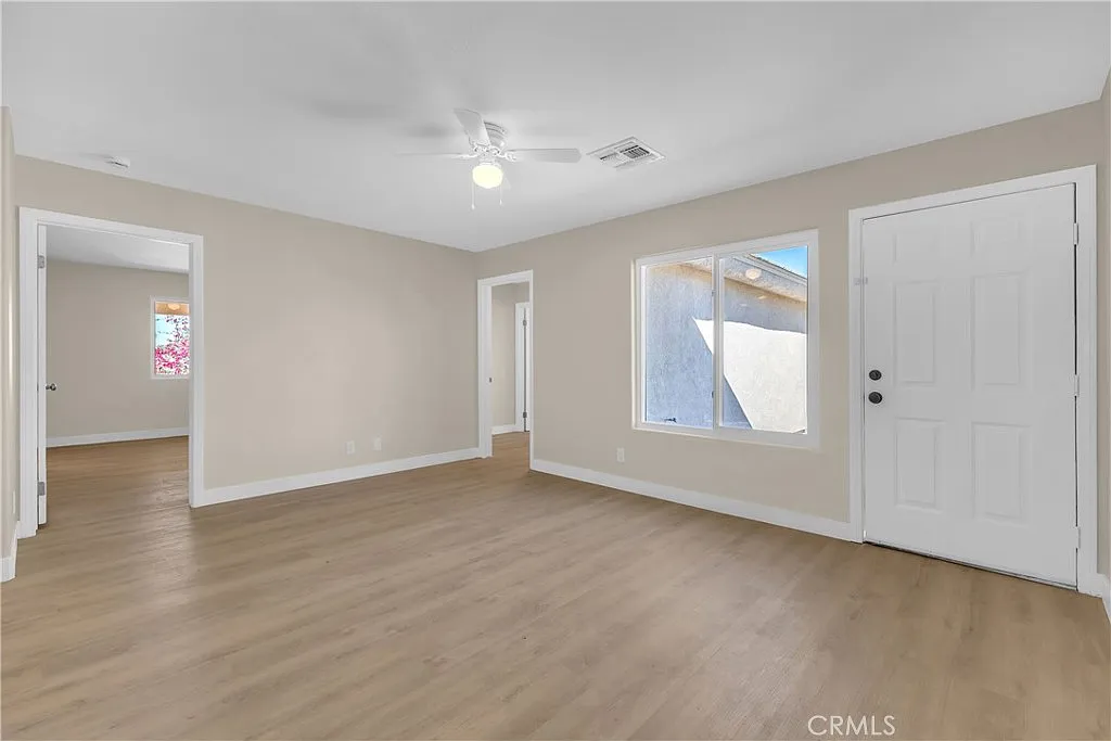 4 bed, 1259 sqft, $1,925 — Photo 2