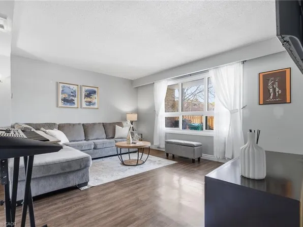 423 Westwood Dr #44, Kitchener, ON N2M 5B5
