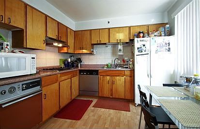 4th image of 9370 Noel Ave APT B