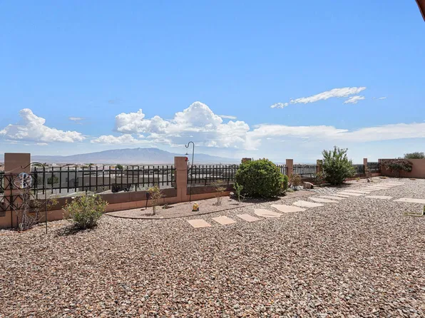5545 Pikes Peak Loop NE, Rio Rancho, NM 87144
