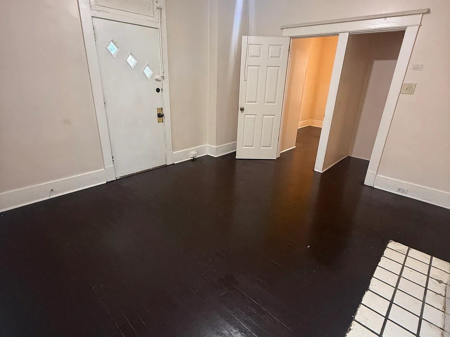 216 Sarah St — Photo 4
