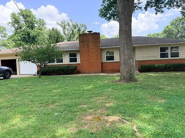 1932 S Glencrest Ave — Photo 1