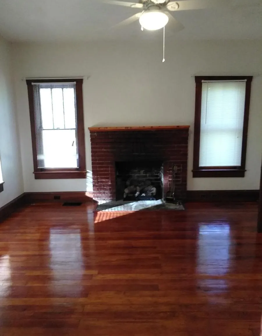 2 bed, 979 sqft, $1,950 — Photo 3