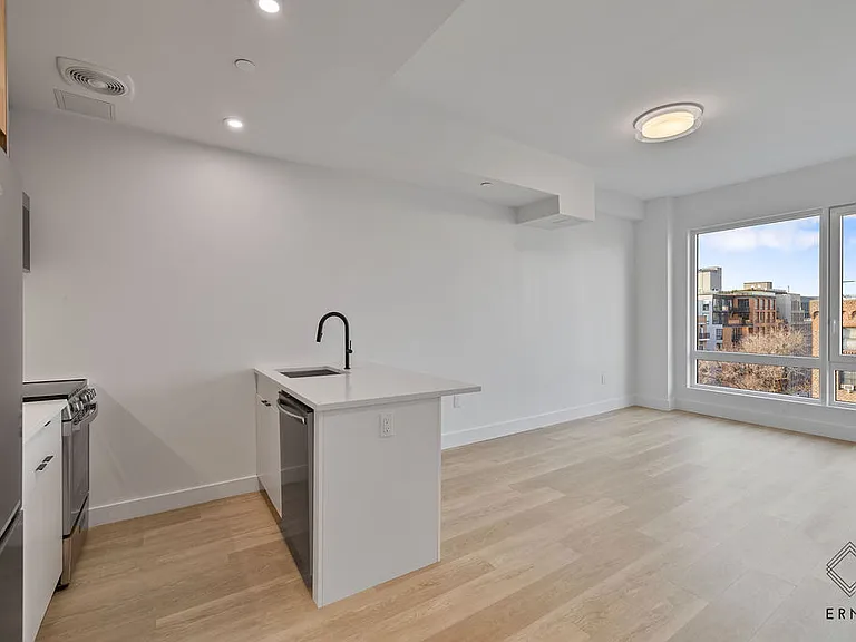 80 Linden Blvd #7I — Photo 4