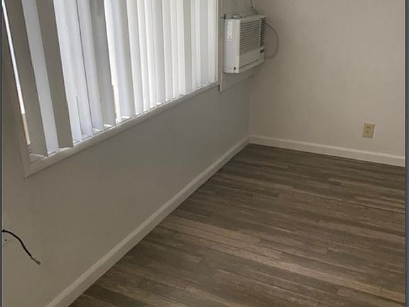 5th image of 2710 O St
