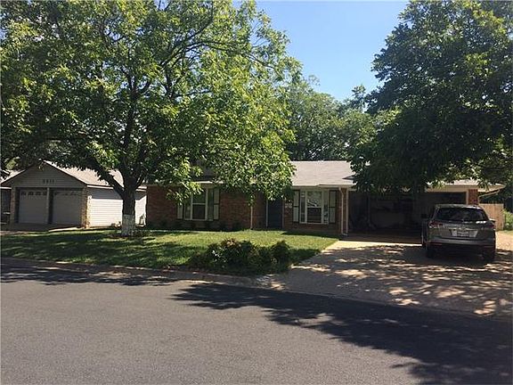 3rd image of 2313 Southern Oaks Dr