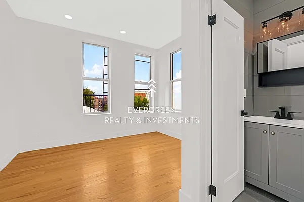 Rented by Evergreen Realty & Investments | media 4