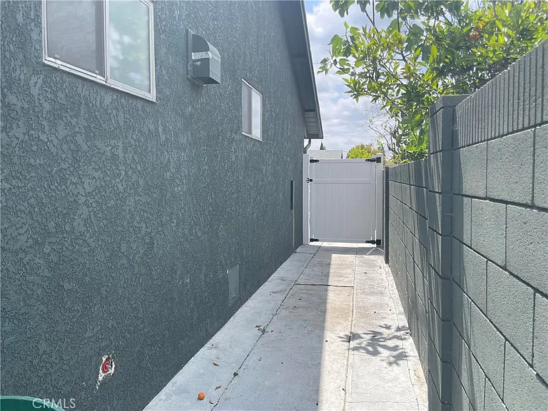2240 Electra Ave — Photo 8
