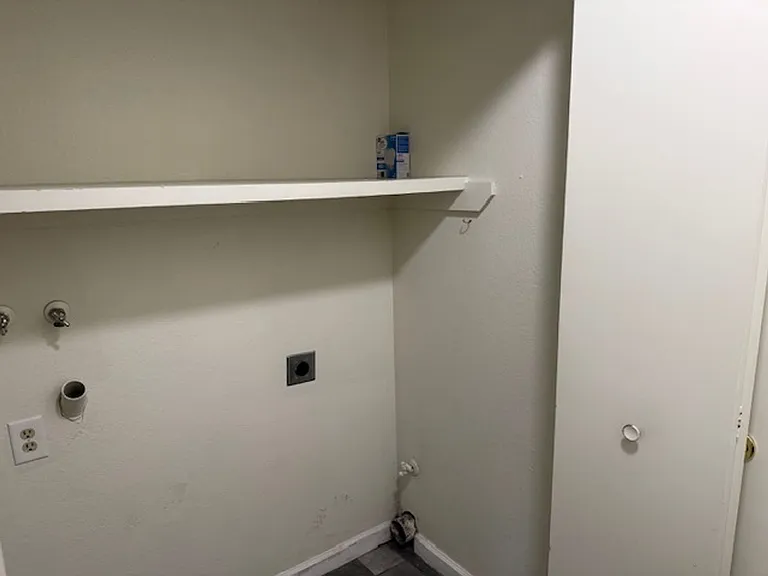 2556 Sabre Ct — Photo 8