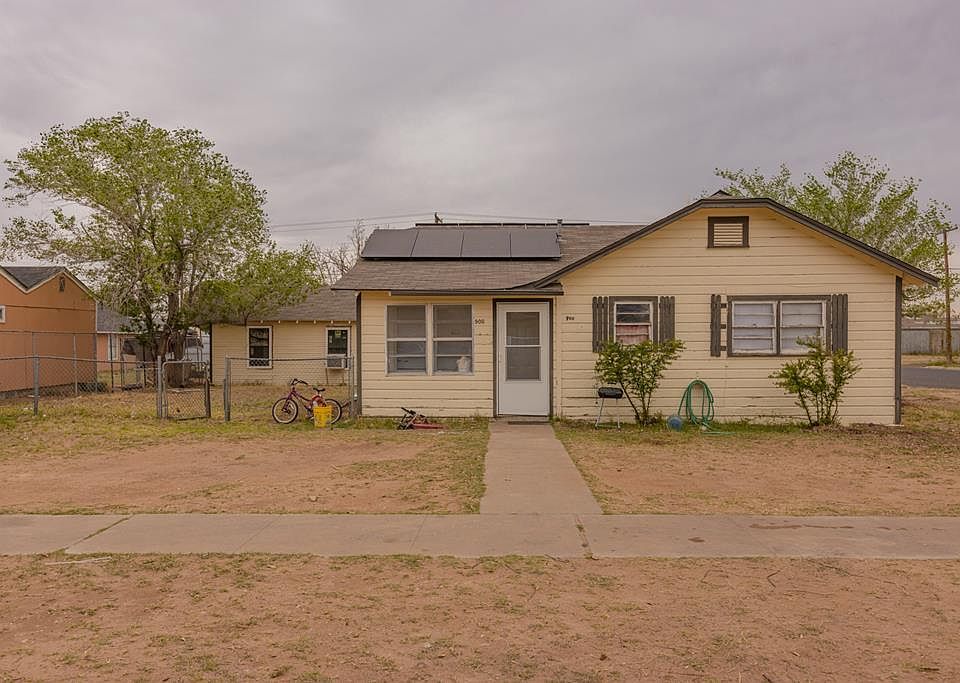 1st image of 900 Dotsy Ave