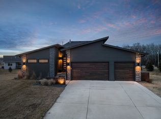 16872 Madison Cir, Clive, IA 50325