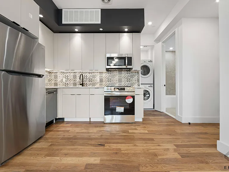 917 Broadway #2B — Photo 1