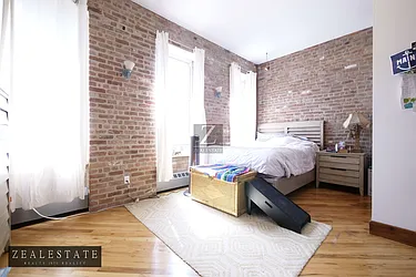 Rented by ZealEstate Group Inc