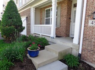 458 Nelson Dr, Geneva, IL 60134