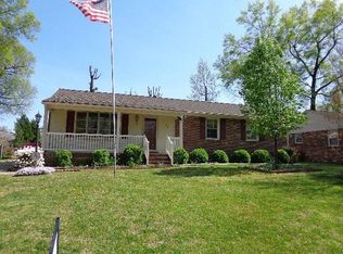 115 Lexington Dr, Colonial Heights, VA 23834