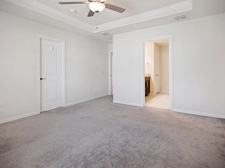 9927 Bates St — Photo 11