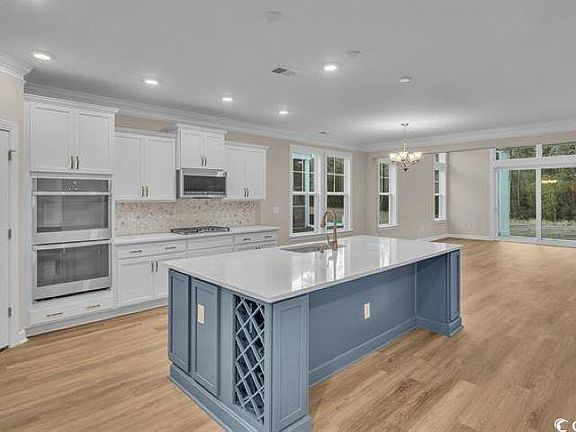 2nd image of 489 Rose Fountain Dr.
