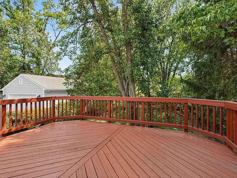 9810 Meadow Valley Dr — Photo 23