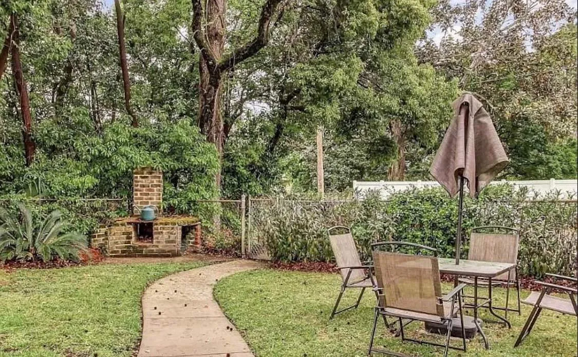 30 E 63rd St — Photo 2