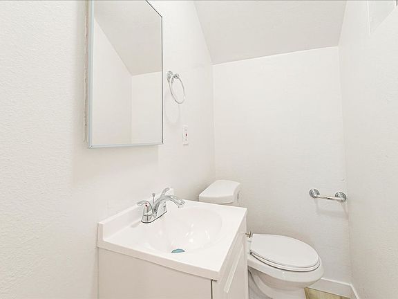 5th image of 13406 S Vermont Ave APT 1