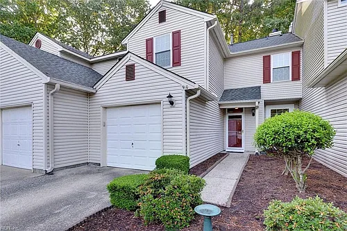 910 Lake Forest Dr Photo 1