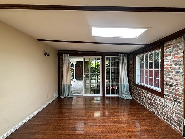 21119 Ashfield Ave — Photo 13