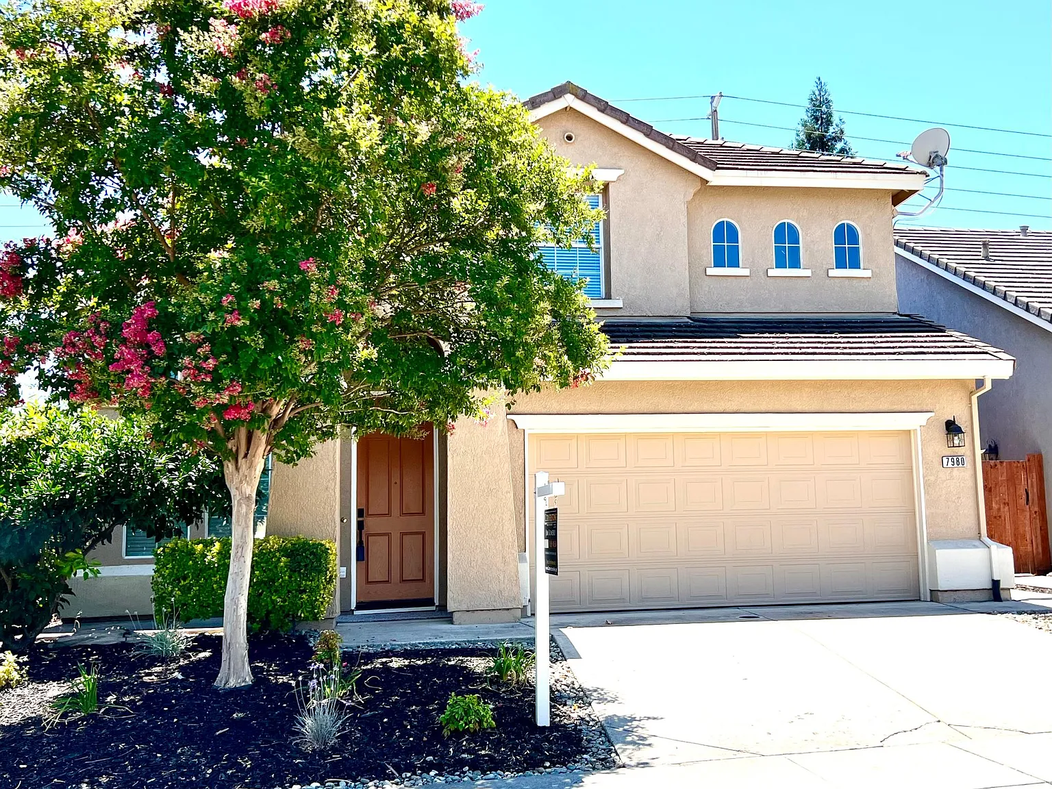 7980 Robinson Dr — Photo 3