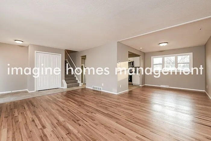 6595 Edgemoor Ave — Photo 2