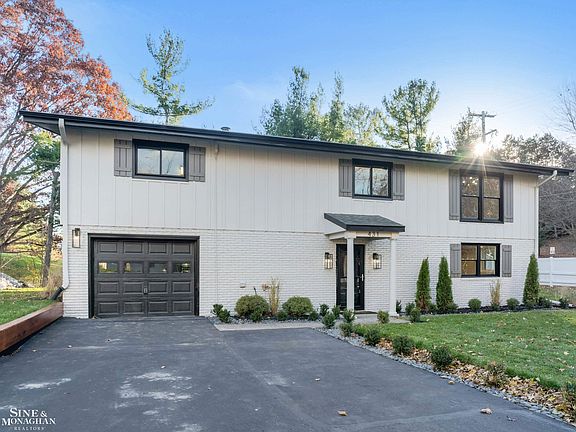 3rd image of 431 Fairlane Dr
