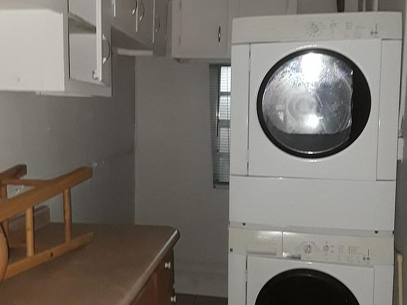 5th image of 738 Bonnie Cir
