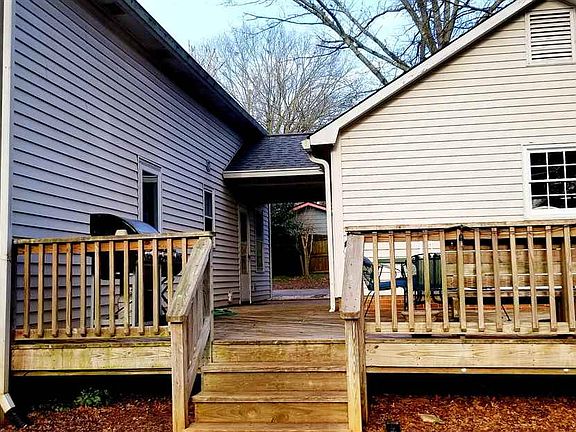 3rd image of 907 Wentworth Dr