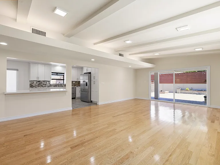 1808 Fern Ln — Photo 6