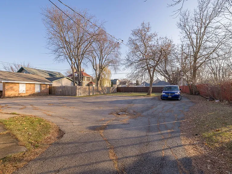 343 N Main St — Photo 9