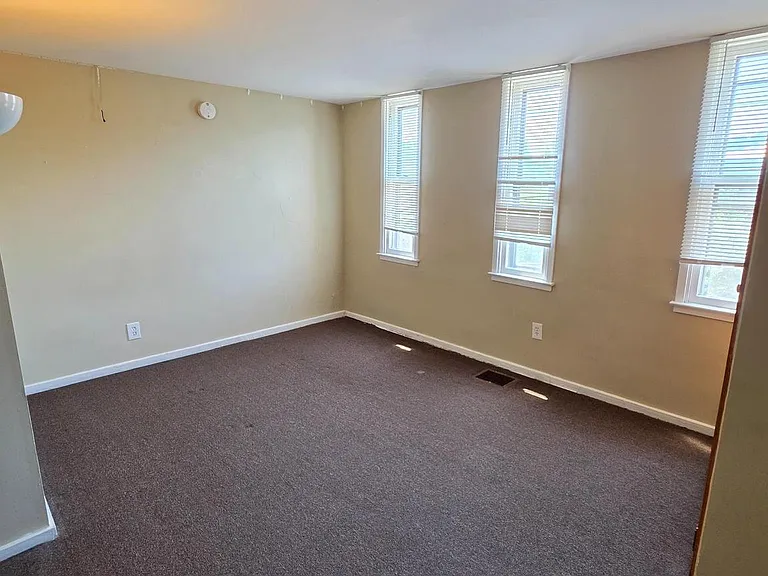 4037 Baltimore Ave — Photo 14