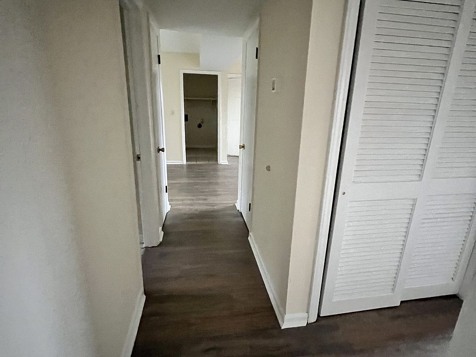 1st image of 401 Fairfax St