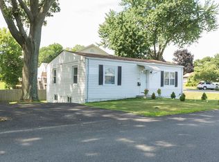 154 Midvale Ave, Cranston, RI 02920